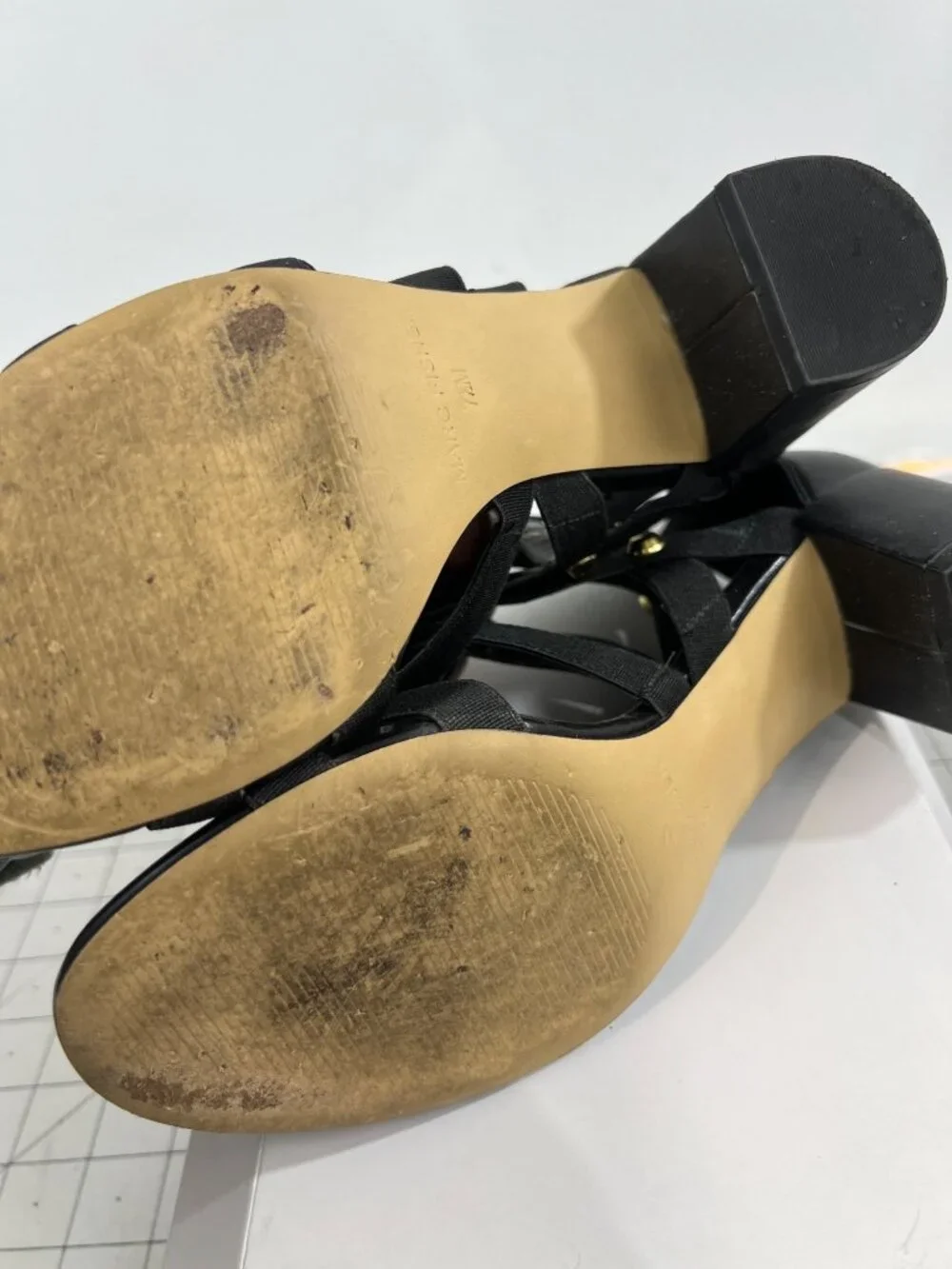 Marc Fisher Julee Women’s Sz. 7.5 Black Strappy Sandals Gold Accents - Picture 6 of 8